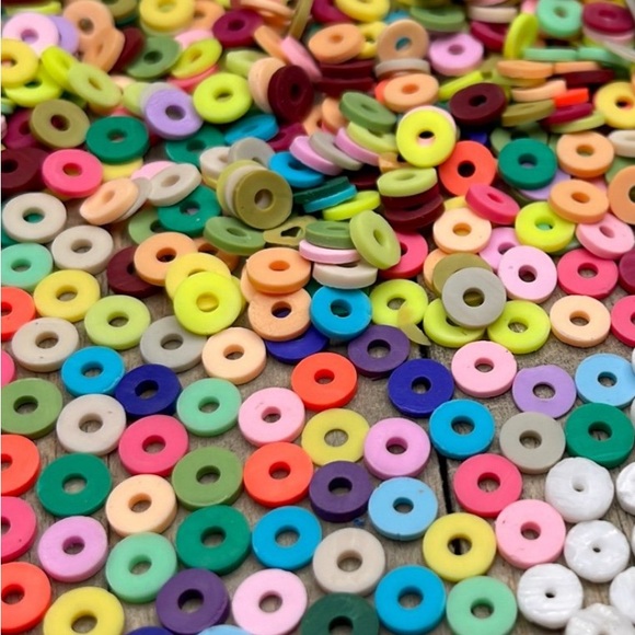 500+ Clay & Round Puka Shell Beads Mixed Jewelry Making Crafting DIY Bundle Lot - Picture 16 of 16